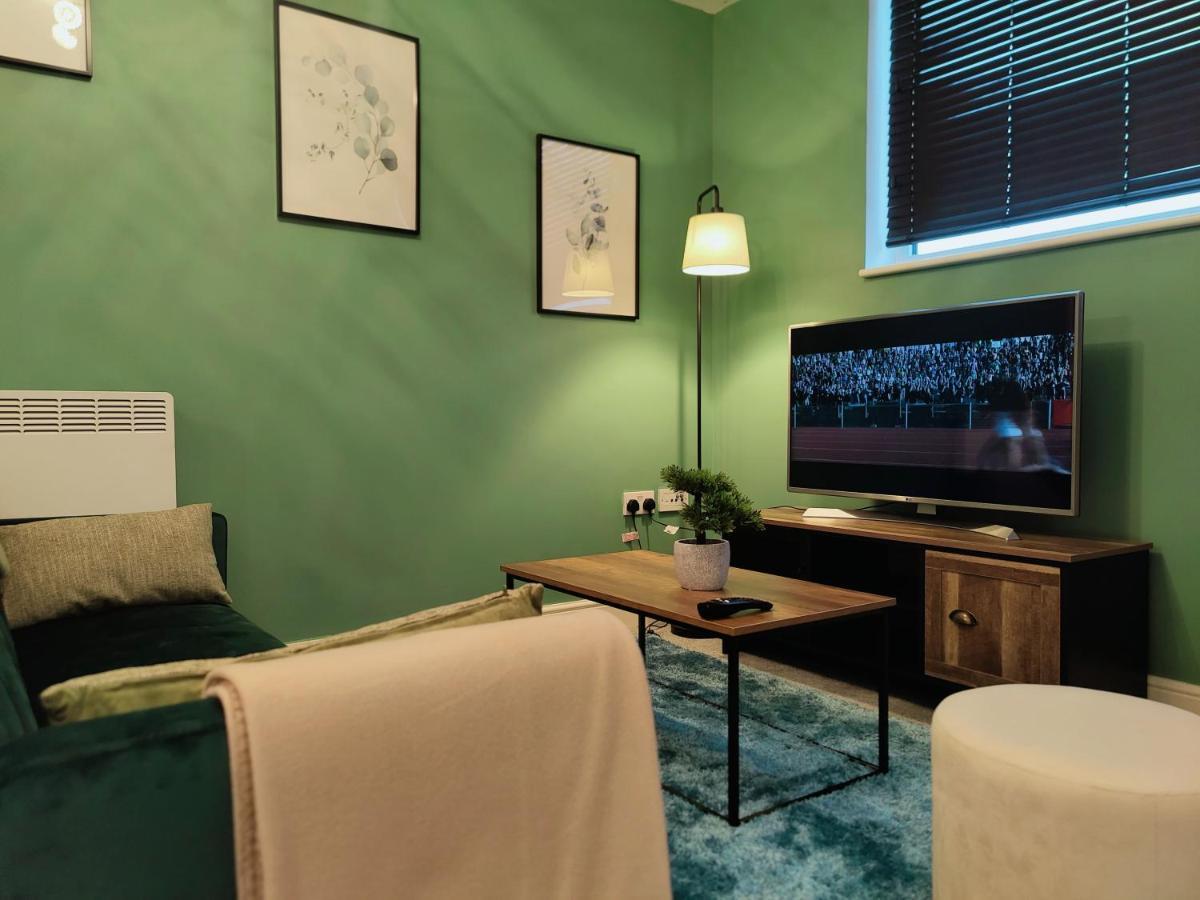 City Centered 2 Bed Serviced Apartment- Sherpa Homes Swindon Ngoại thất bức ảnh