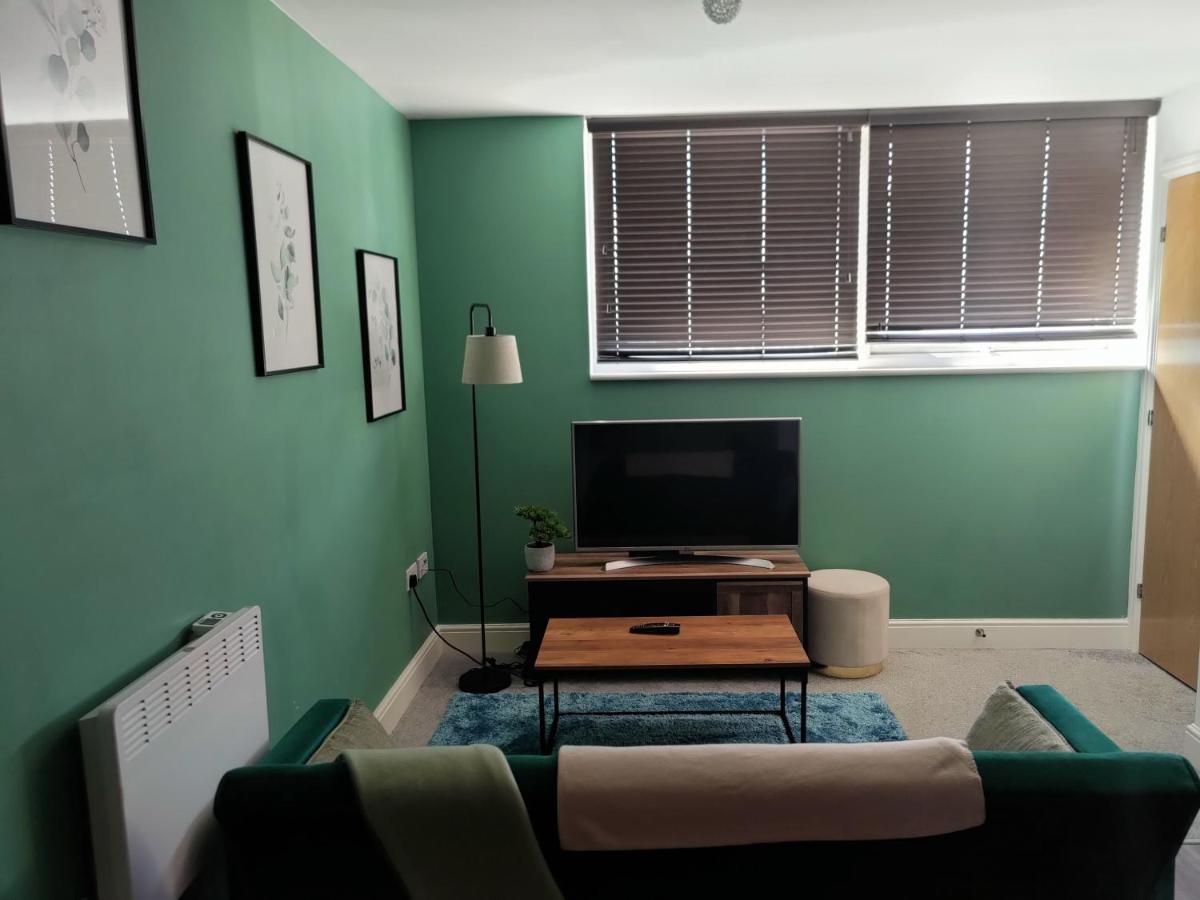 City Centered 2 Bed Serviced Apartment- Sherpa Homes Swindon Ngoại thất bức ảnh